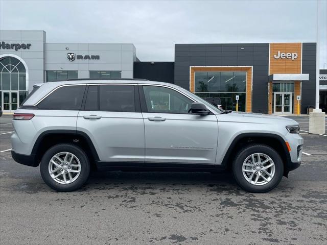 2025 Jeep Grand Cherokee GRAND CHEROKEE LAREDO X 4X4