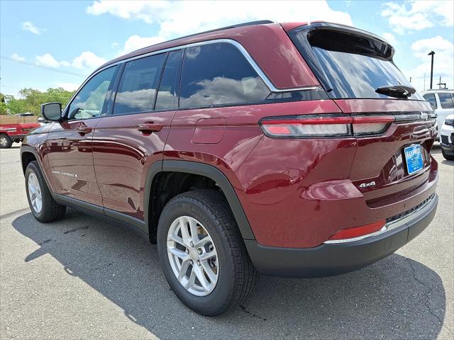 2025 Jeep Grand Cherokee GRAND CHEROKEE LAREDO X 4X4