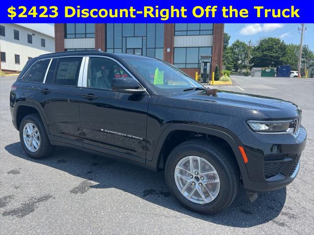 2025 Jeep Grand Cherokee GRAND CHEROKEE LAREDO X 4X4