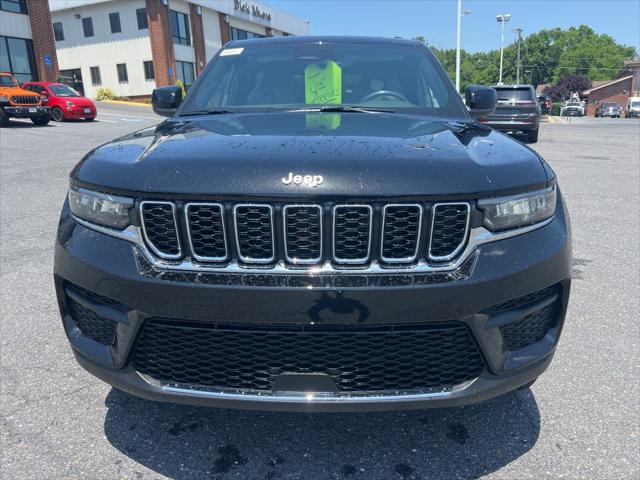 2025 Jeep Grand Cherokee GRAND CHEROKEE LAREDO X 4X4
