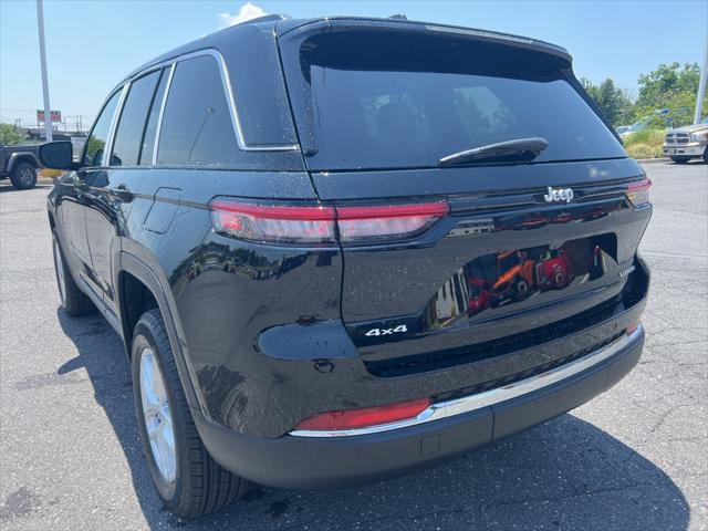 2025 Jeep Grand Cherokee GRAND CHEROKEE LAREDO X 4X4