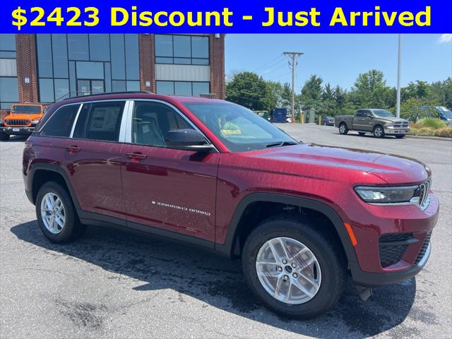 2025 Jeep Grand Cherokee GRAND CHEROKEE LAREDO X 4X4
