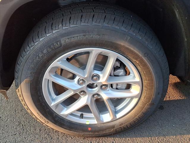 2025 Jeep Grand Cherokee GRAND CHEROKEE LAREDO X 4X4