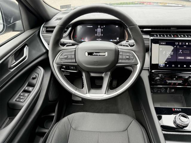 2025 Jeep Grand Cherokee GRAND CHEROKEE LAREDO X 4X4