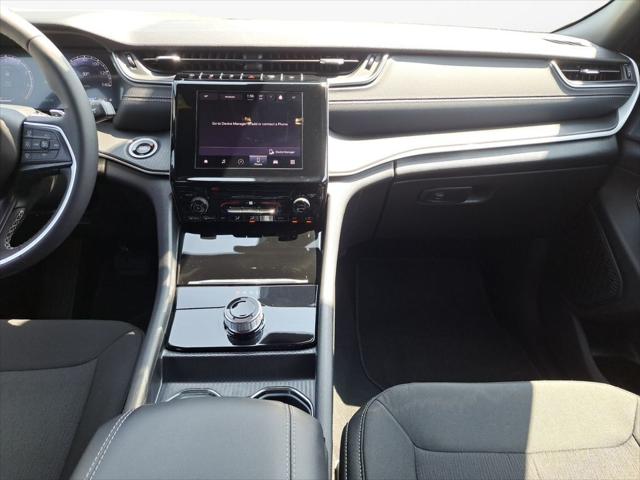 2025 Jeep Grand Cherokee GRAND CHEROKEE LAREDO X 4X2
