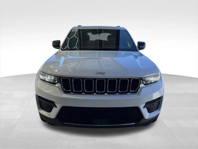 2025 Jeep Grand Cherokee GRAND CHEROKEE LAREDO 4X2
