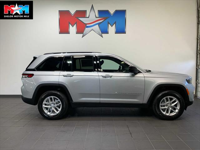 2025 Jeep Grand Cherokee GRAND CHEROKEE LAREDO X 4X4