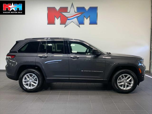 2025 Jeep Grand Cherokee GRAND CHEROKEE LAREDO X 4X4