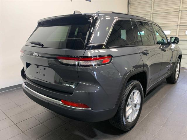 2025 Jeep Grand Cherokee GRAND CHEROKEE LAREDO X 4X4
