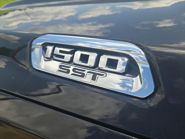 2025 Ram 1500 Laramie Crew Cab 4x4 5'7" Box