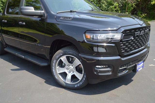 2025 RAM Ram 1500 RAM 1500 TRADESMAN CREW CAB 4X4 57 BOX