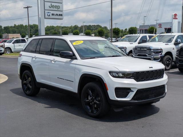 2025 Jeep Grand Cherokee GRAND CHEROKEE ALTITUDE 4X4