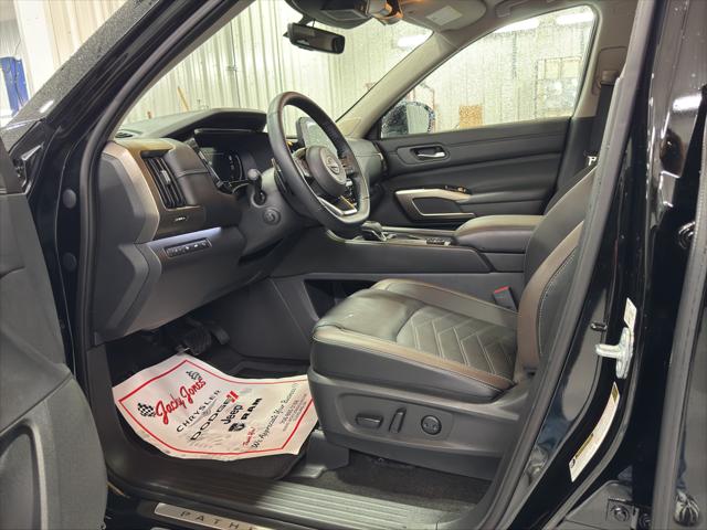 2024 Nissan Pathfinder Platinum 4WD