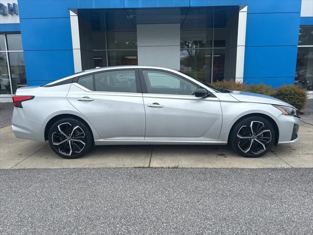 2023 Nissan Altima SR FWD