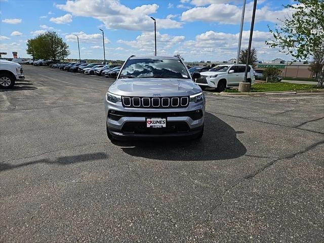 2023 Jeep Compass Latitude Lux FWD