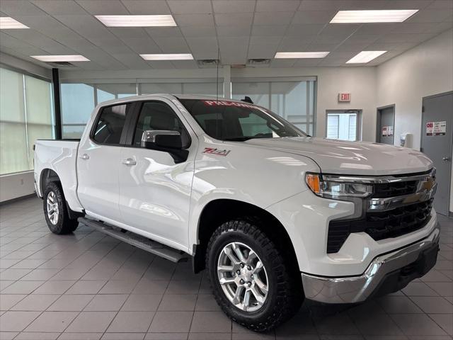 2023 Chevrolet Silverado 1500 4WD Crew Cab Standard Bed LT