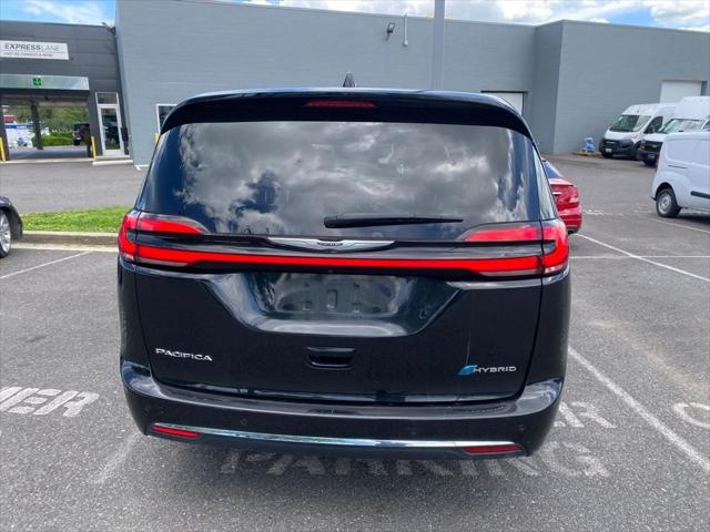 2024 Chrysler Pacifica Hybrid Select