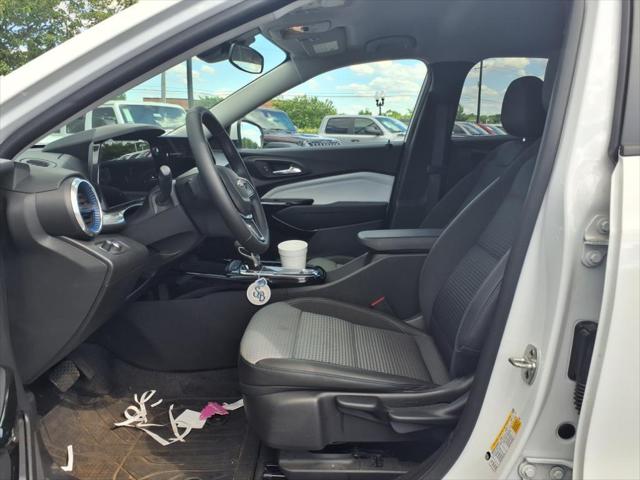 2025 Chevrolet Trax FWD LT