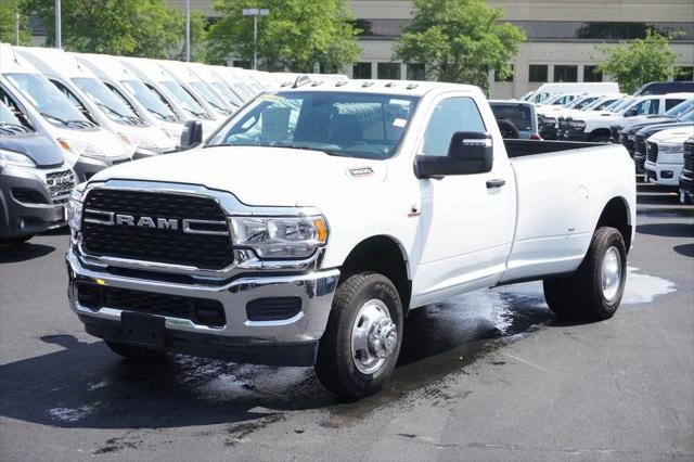 2023 RAM 3500 Tradesman Regular Cab 4x4 8 Box