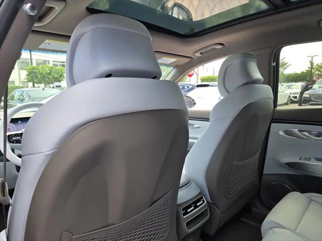 2026 Genesis GV70 Standard