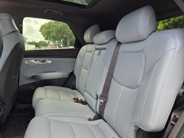 2026 Genesis GV70 Standard