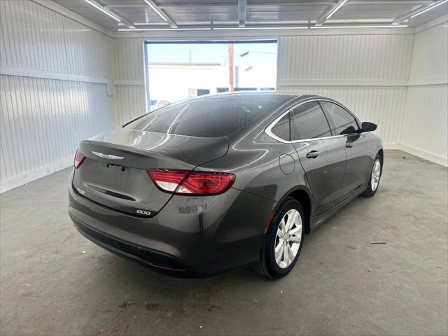 2016 Chrysler 200 Touring
