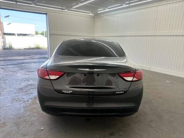 2016 Chrysler 200 Touring
