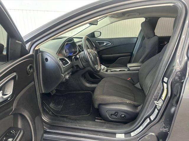 2016 Chrysler 200 Touring