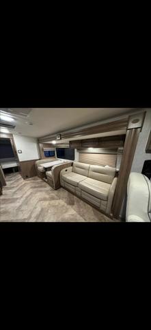 2018 Ford F-53 Base
