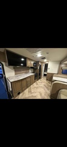 2018 Ford F-53 Base