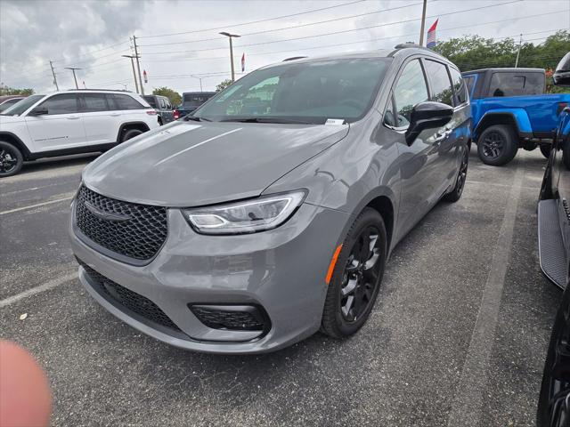 2025 Chrysler Pacifica PACIFICA LIMITED