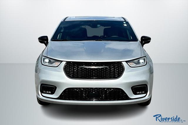 2023 Chrysler Pacifica Hybrid Limited