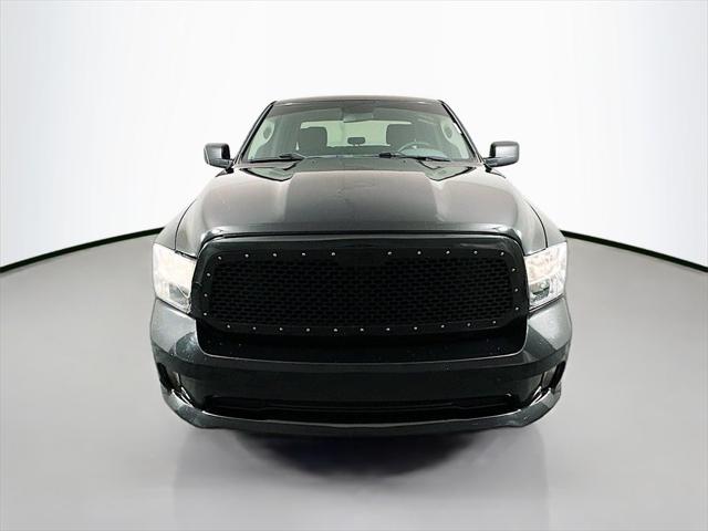 2018 RAM 1500 Express Crew Cab 4x4 57 Box