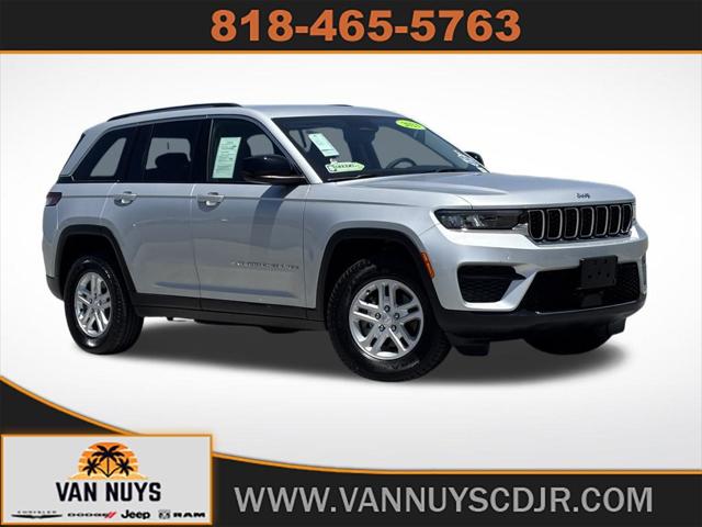 2023 Jeep Grand Cherokee Laredo 4x2