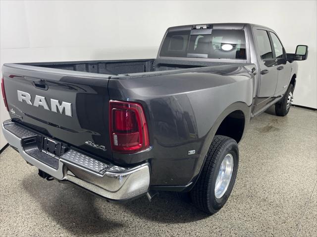 2025 RAM Ram 3500 RAM 3500 BIG HORN CREW CAB 4X4 8 BOX