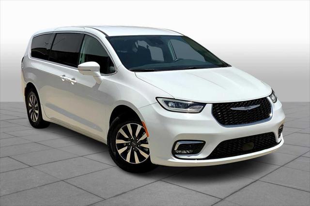 2022 Chrysler Pacifica Hybrid Touring L