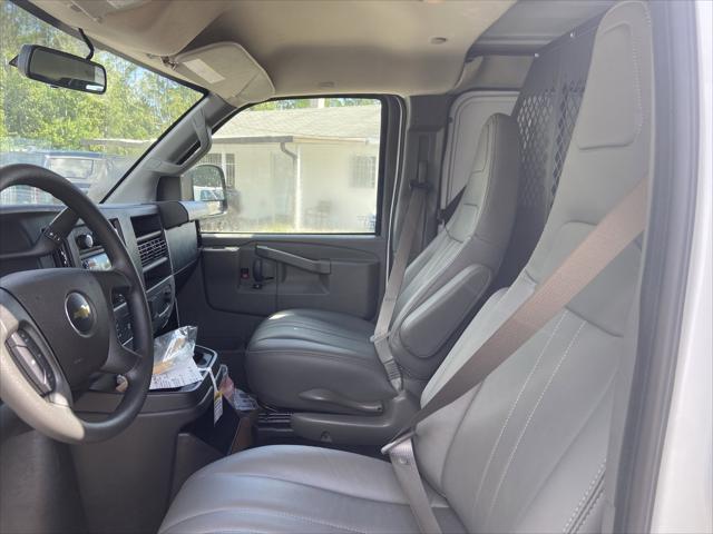 2025 Chevrolet Express Cargo Van RWD 2500 Regular Wheelbase WT