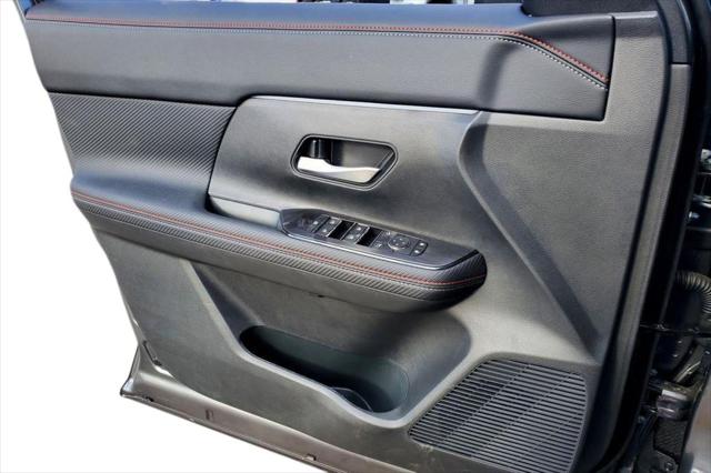 2025 Nissan Kicks SR FWD