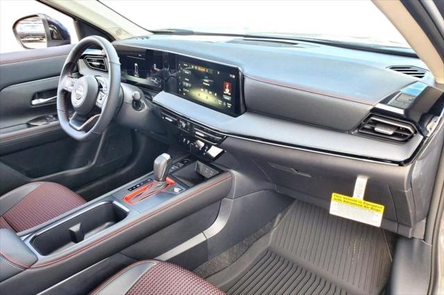 2025 Nissan Kicks SR FWD