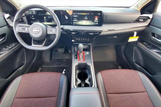 2025 Nissan Kicks SR FWD