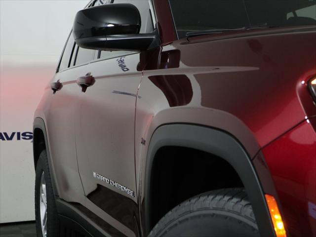 2025 Jeep Grand Cherokee GRAND CHEROKEE LAREDO 4X4 2025 Jeep Grand Cherokee GRAND CHEROKEE LAREDO 4X4