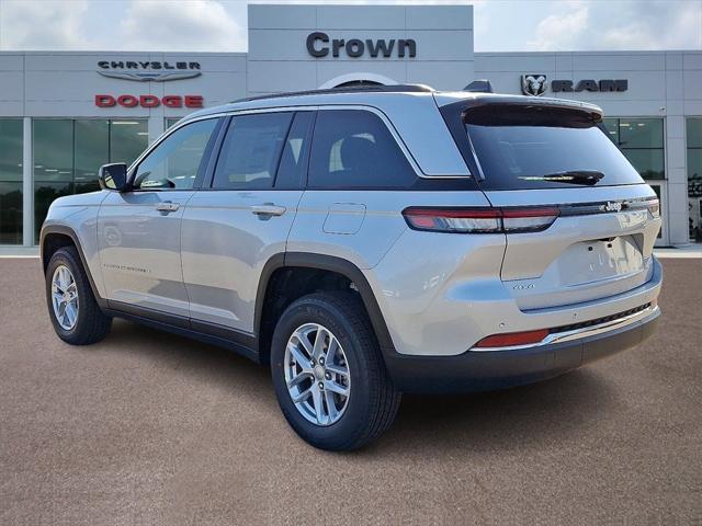 2025 Jeep Grand Cherokee GRAND CHEROKEE LAREDO X 4X4