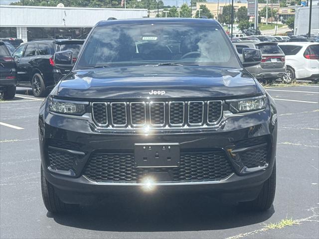 2025 Jeep Grand Cherokee GRAND CHEROKEE LAREDO X 4X2