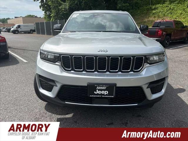 2025 Jeep Grand Cherokee GRAND CHEROKEE LAREDO X 4X4
