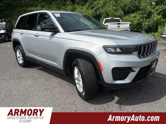 2025 Jeep Grand Cherokee GRAND CHEROKEE LAREDO X 4X4