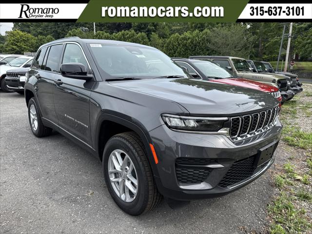 2025 Jeep Grand Cherokee GRAND CHEROKEE LAREDO X 4X4
