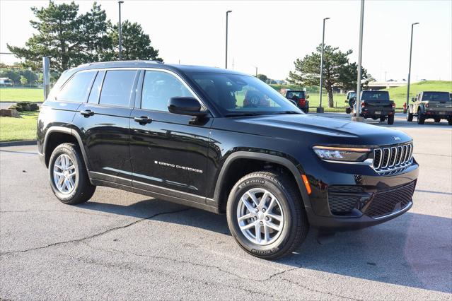 2025 Jeep Grand Cherokee GRAND CHEROKEE LAREDO X 4X4