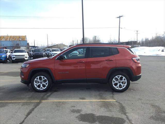 2025 Jeep Compass COMPASS LATITUDE 4X4