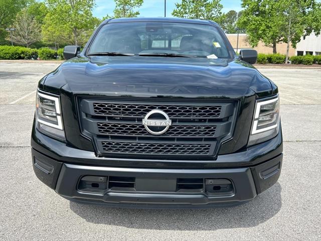 2024 Nissan TITAN Crew Cab SV 4x2