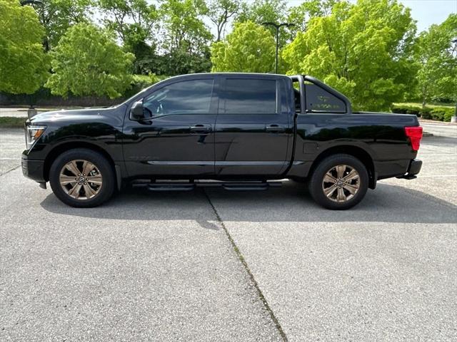 2024 Nissan TITAN Crew Cab SV 4x2